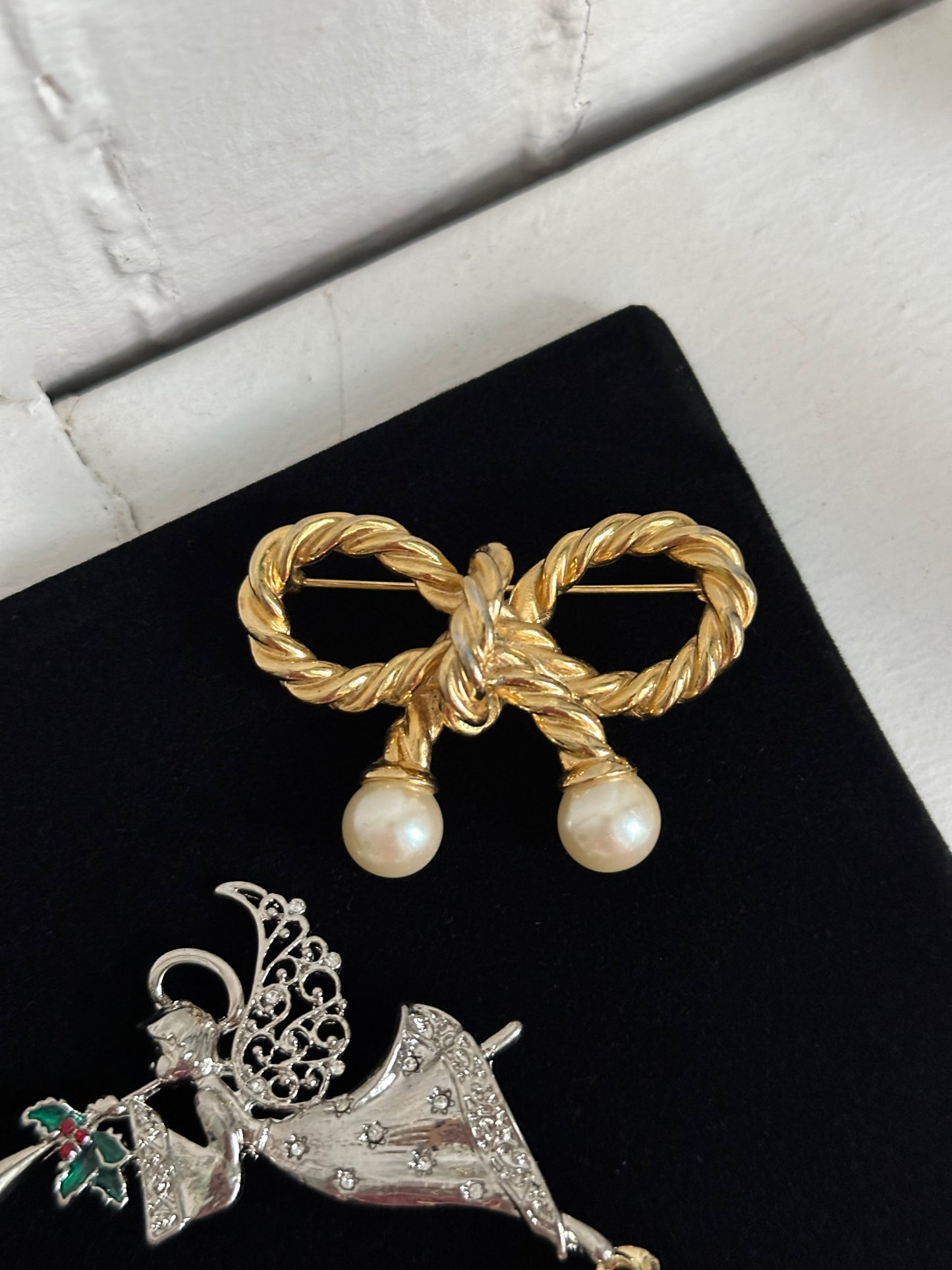 Vintage Gold Bow Pin with Pearls