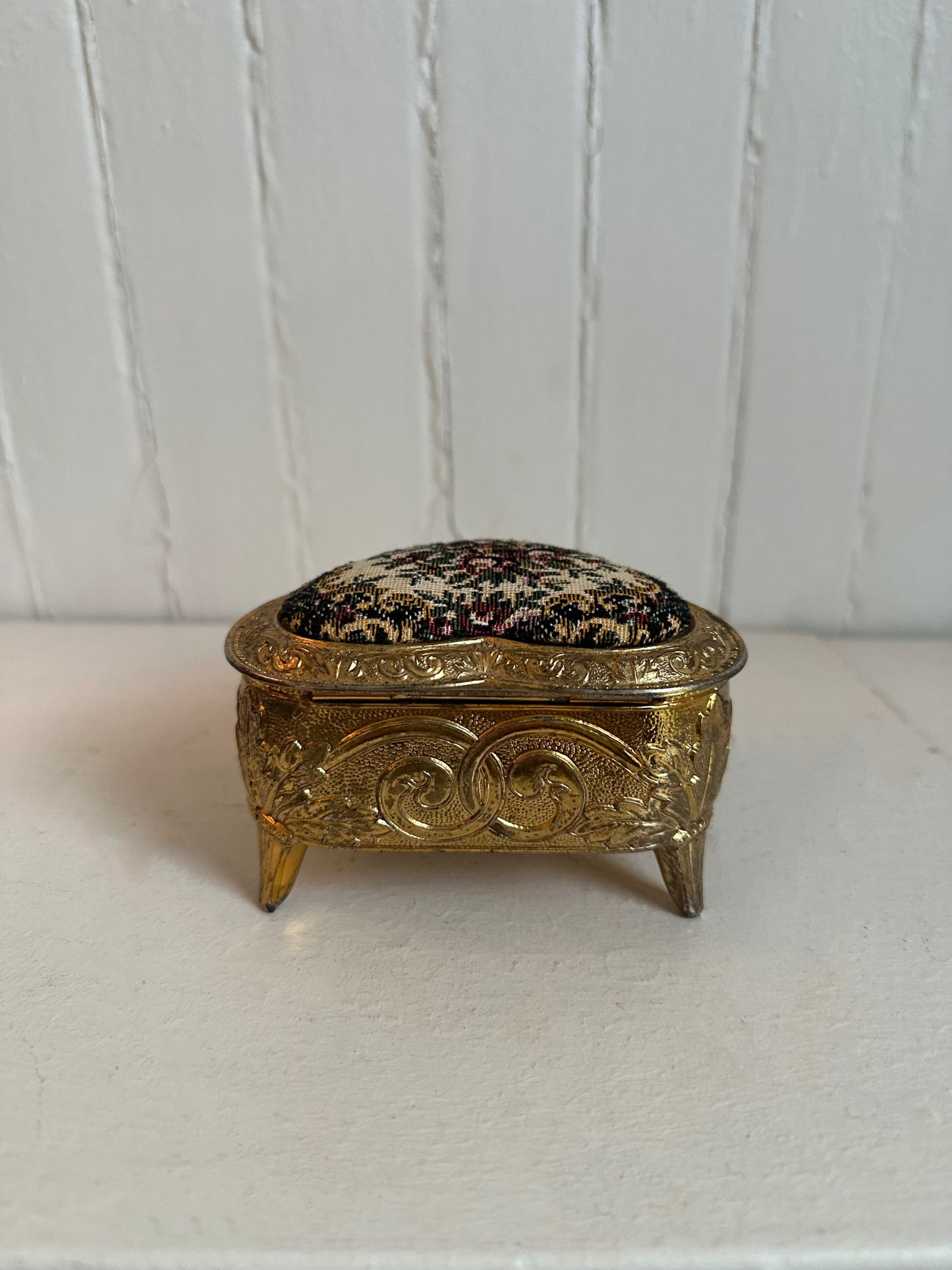 Vintage Gold Needlepoint Heart Trinket Jewelry Box