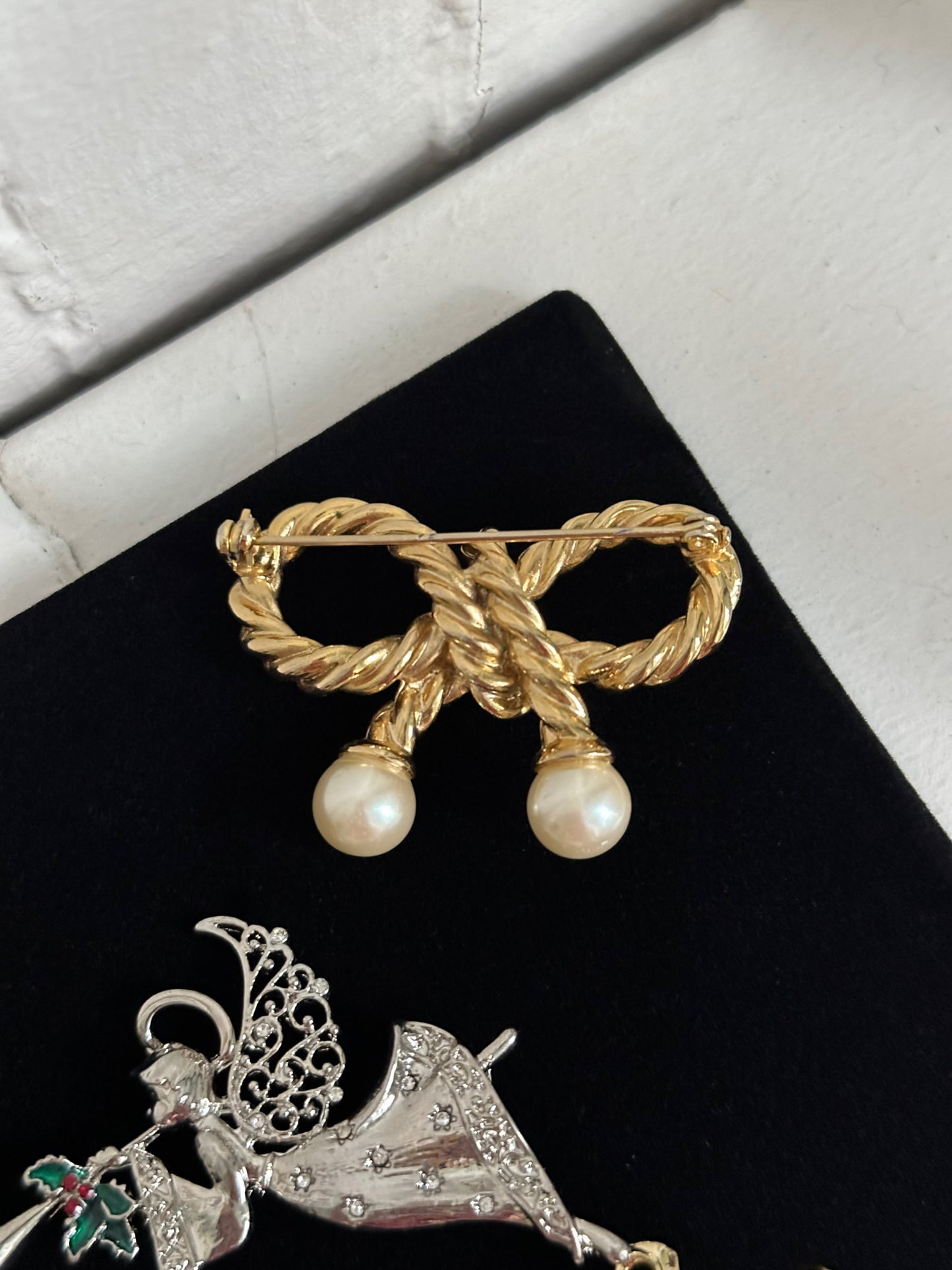 Vintage Gold Bow Pin with Pearls