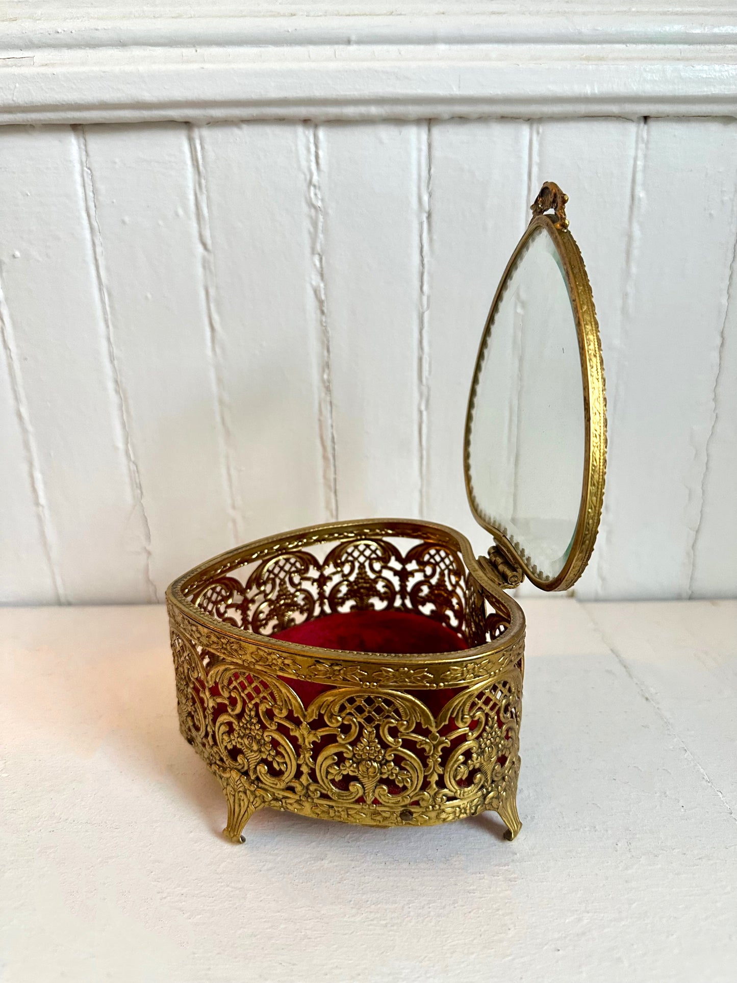 Vintage Gold Heart Jewelry Trinket Box