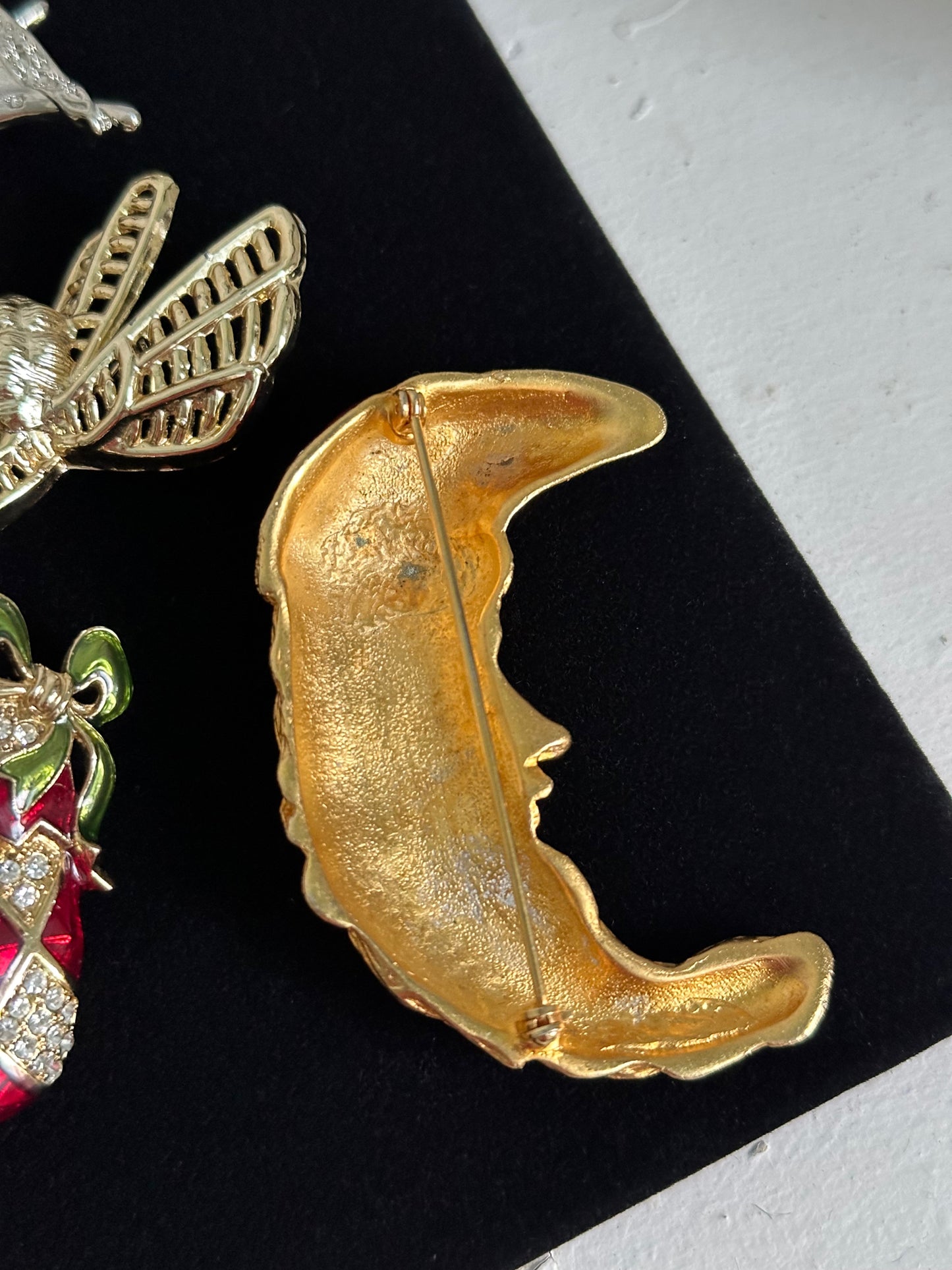 Vintage Large Gold Santa Claus Crescent Moon Pin