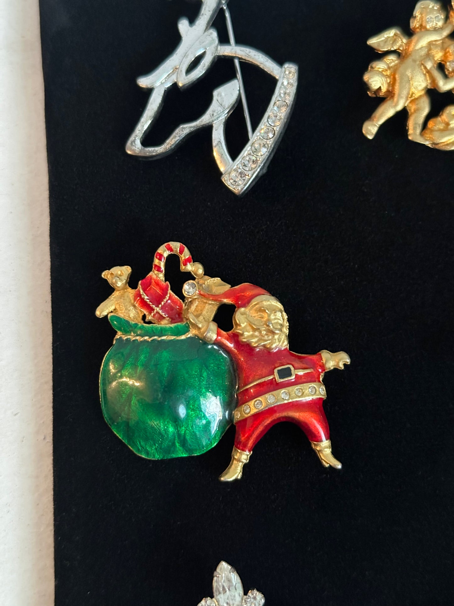 Vintage Gold Enamel Santa Claus Pin