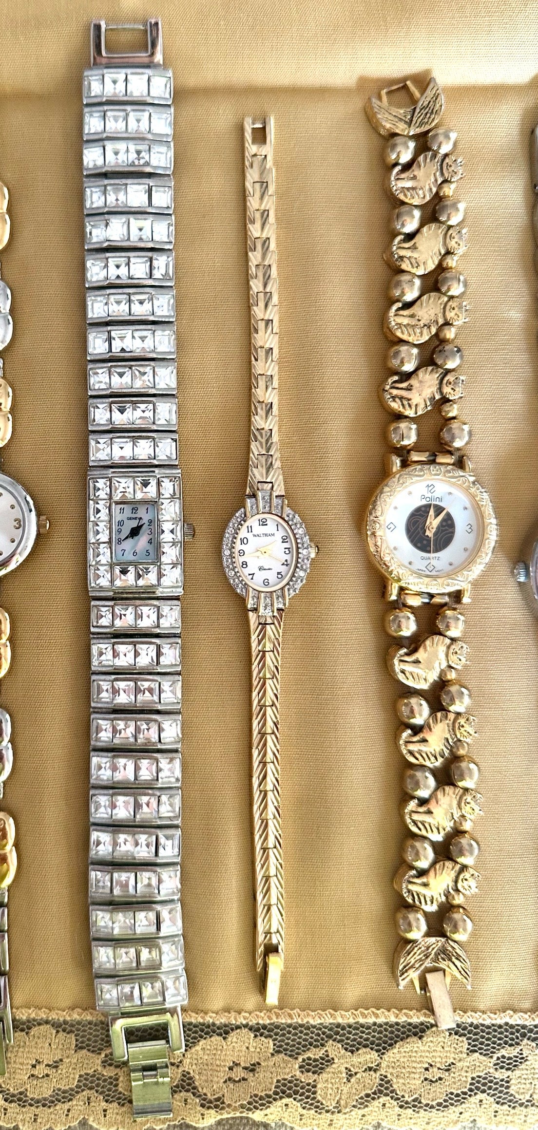 Vintage Gold Tone Cat Link Watch