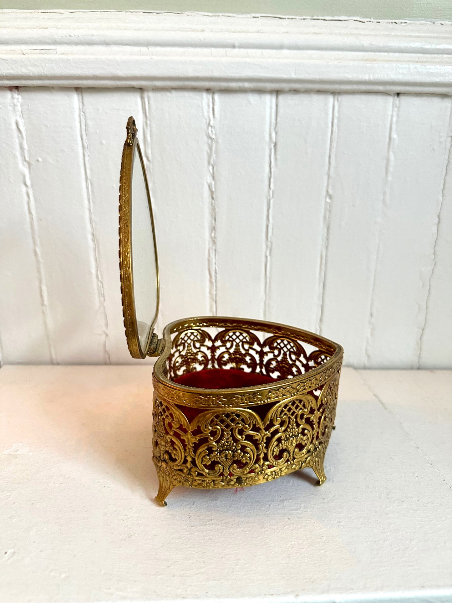 Vintage Gold Heart Jewelry Trinket Box