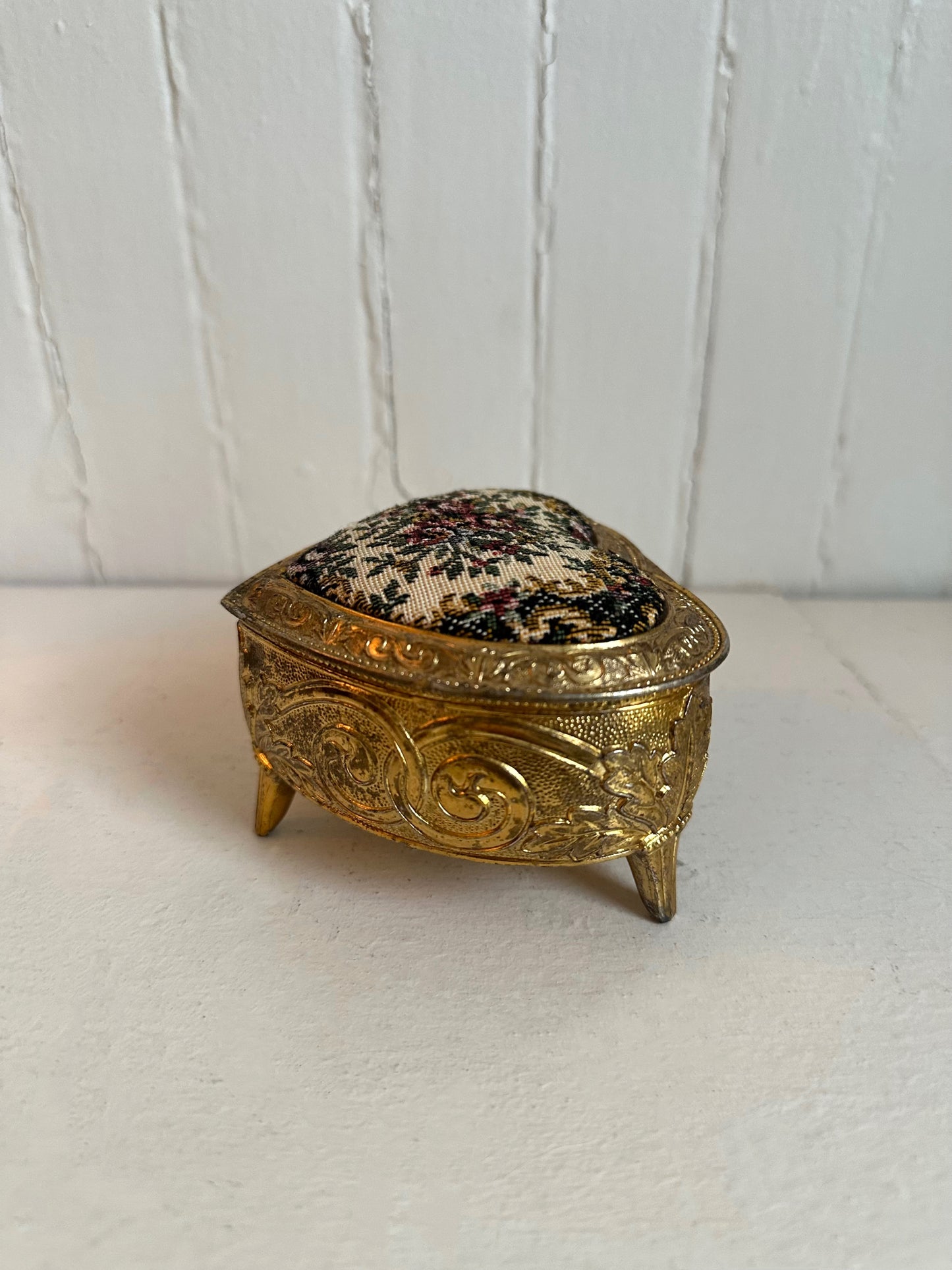 Vintage Gold Needlepoint Heart Trinket Jewelry Box