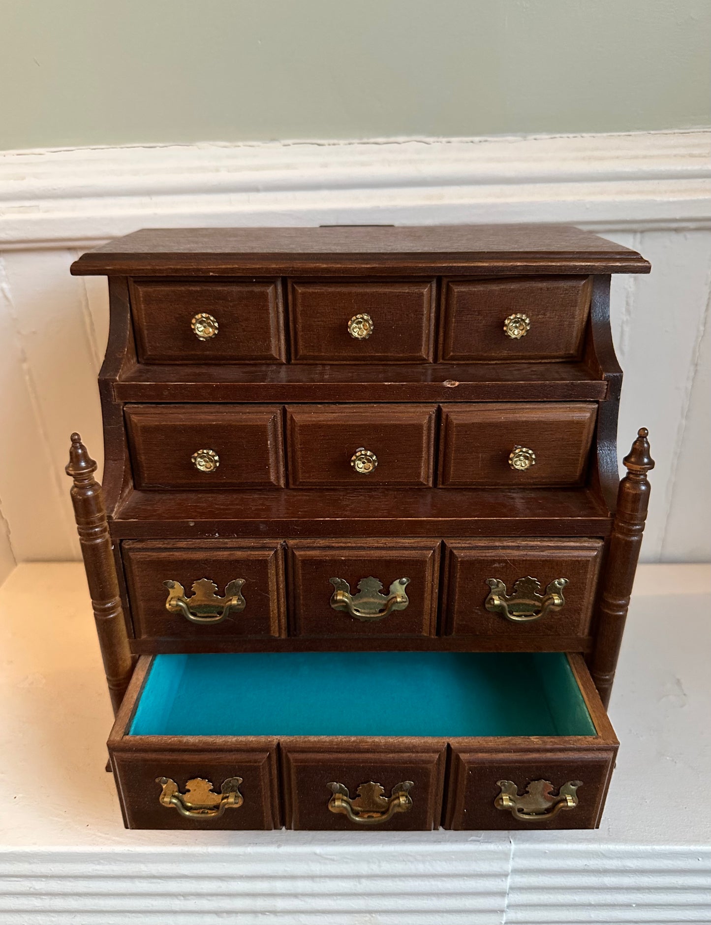 Vintage Dresser Jewelry Box