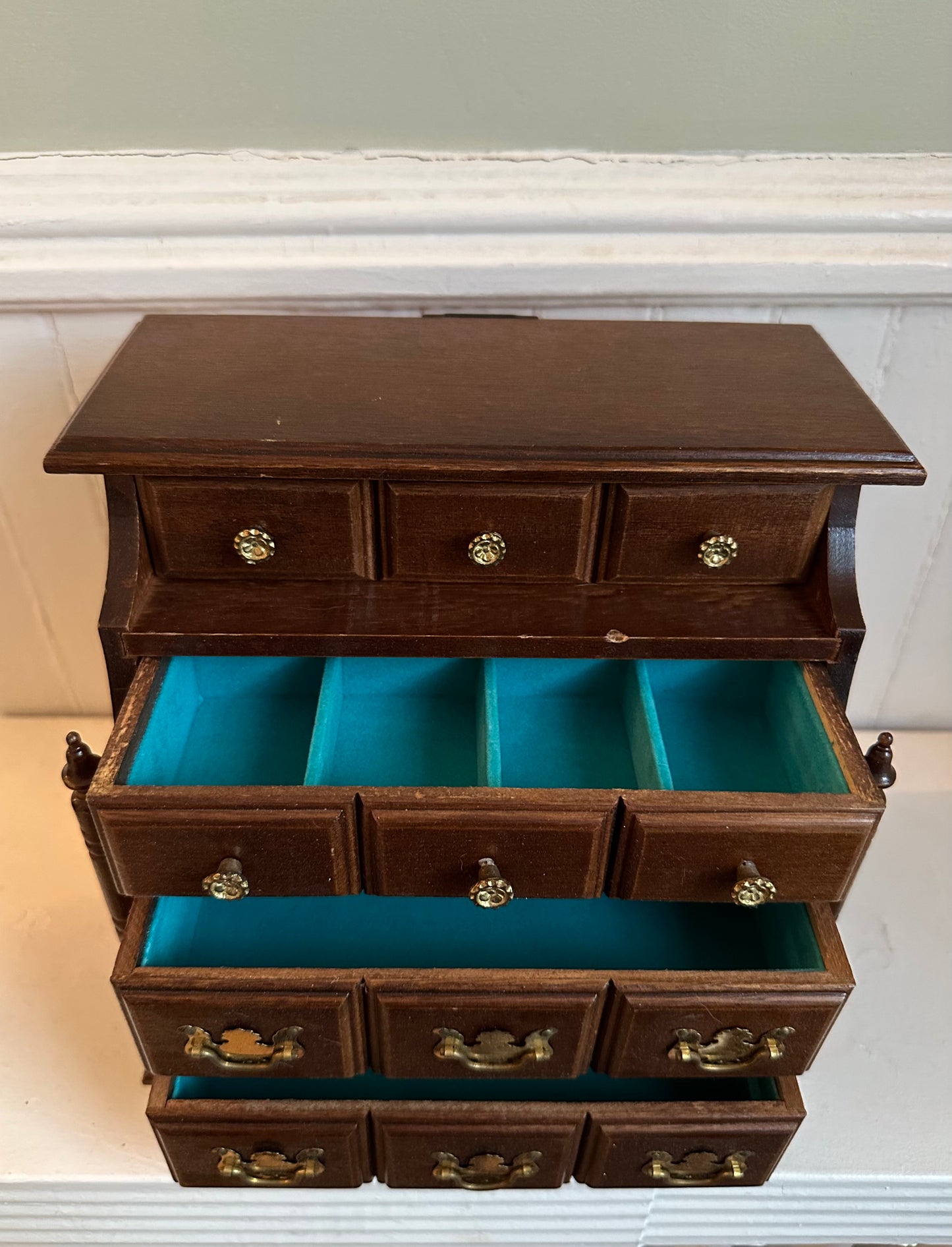 Vintage Dresser Jewelry Box
